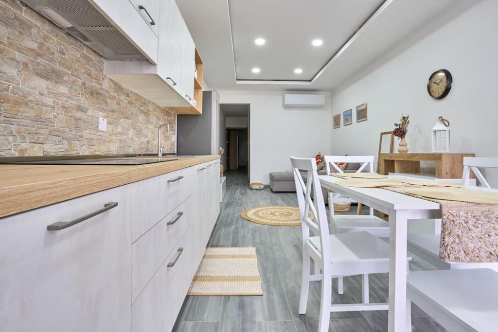 Two Bedroom Apartment In Xemxija, St. Paul'S Bay Buitenkant foto
