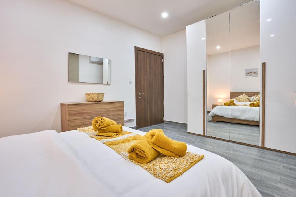 Two Bedroom Apartment In Xemxija, St. Paul'S Bay Buitenkant foto