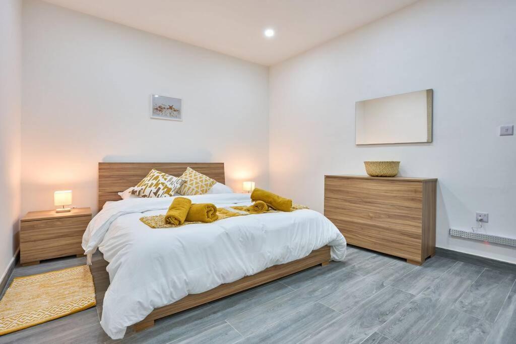 Two Bedroom Apartment In Xemxija, St. Paul'S Bay Buitenkant foto