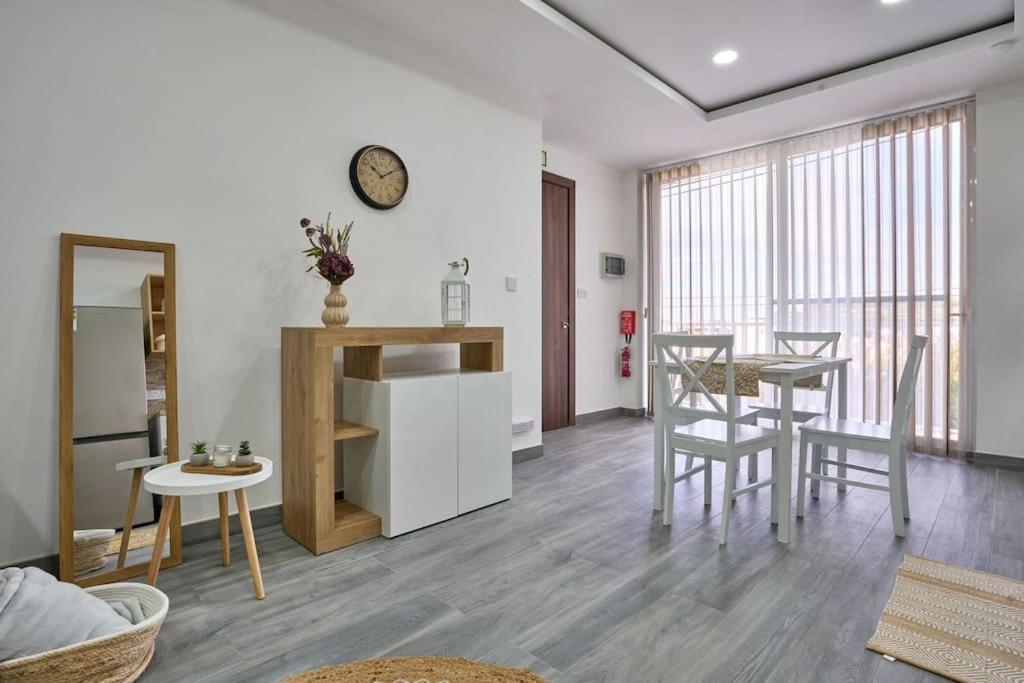 Two Bedroom Apartment In Xemxija, St. Paul'S Bay Buitenkant foto