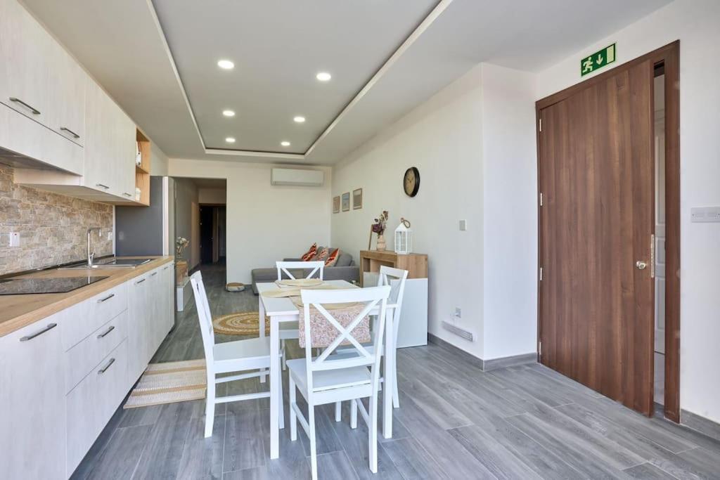 Two Bedroom Apartment In Xemxija, St. Paul'S Bay Buitenkant foto